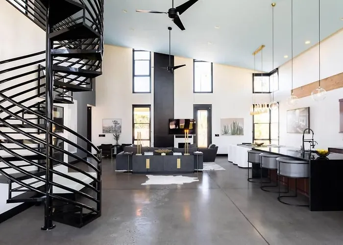 Jay-z's Architect: Sophisticated Modern Pool Holiday home *