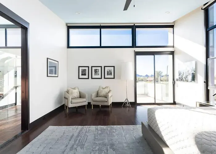 Holiday home Jay-z's Architect: Sophisticated Modern Pool *