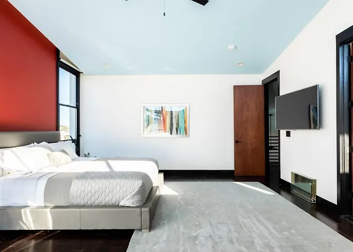 Jay-z's Architect: Sophisticated Modern Pool Phoenix